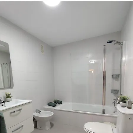 Familiar Lovely Sevilla Con Bano Compartido Homestay Camas