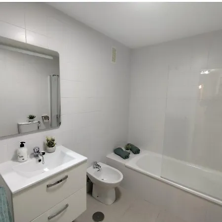 Familiar Lovely Sevilla Con Bano Compartido Homestay *